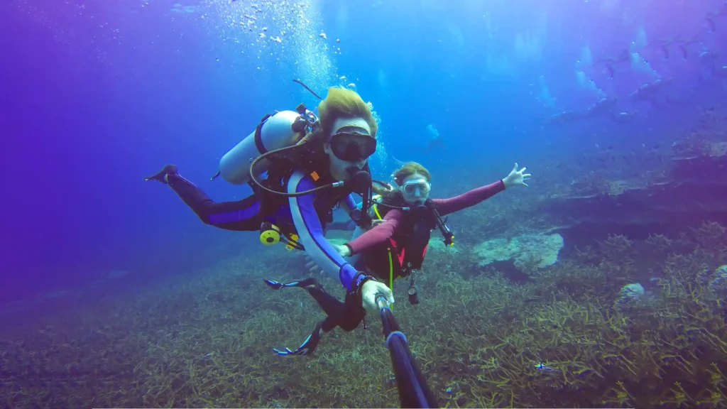 Snorkel underwater-scuba-diving-Daymaniyat Island Tour